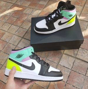 Jordan 1 Mid Pastel, Size Youth 6, 6.5